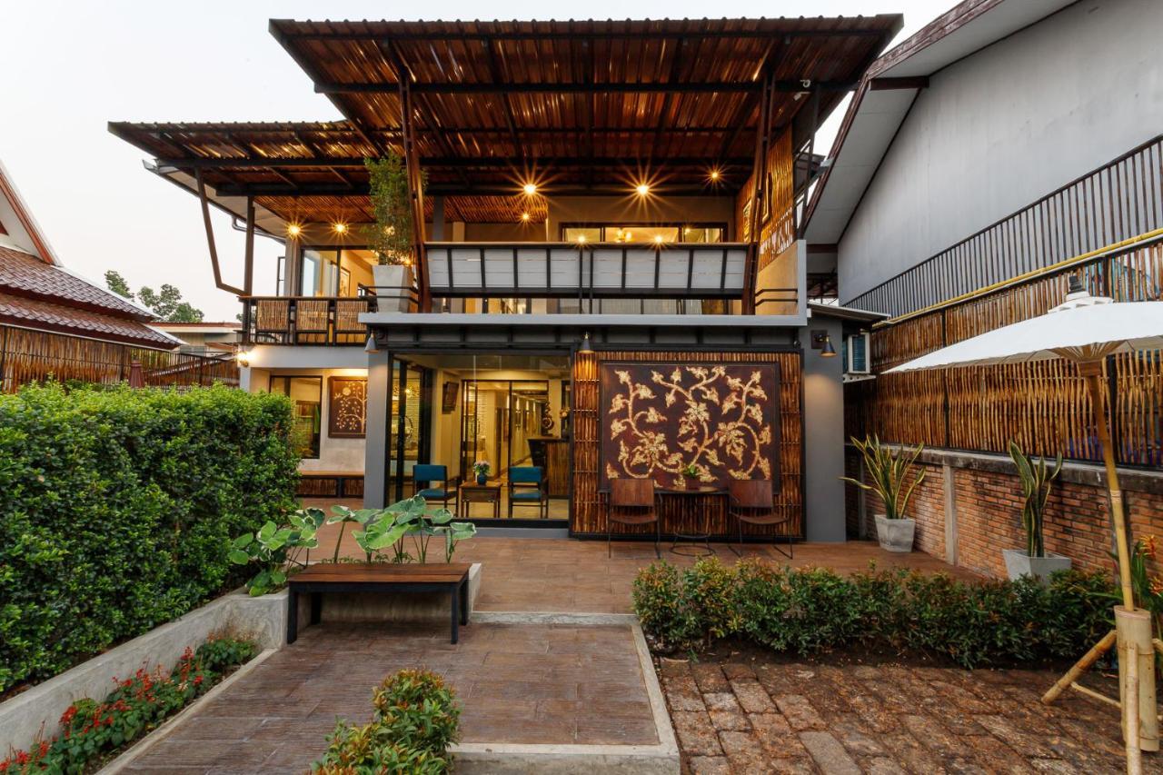 Hostel One Art And Gallery Чиангмай Екстериор снимка