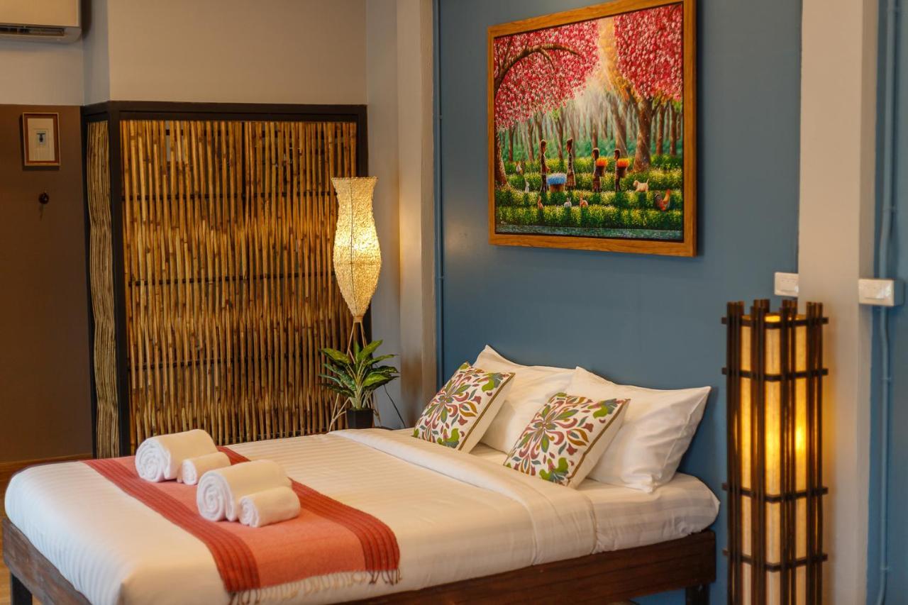 Hostel One Art And Gallery Чиангмай Екстериор снимка