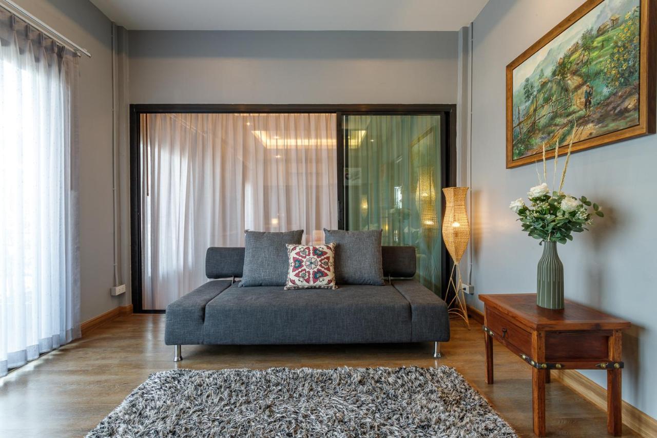 Hostel One Art And Gallery Чиангмай Екстериор снимка