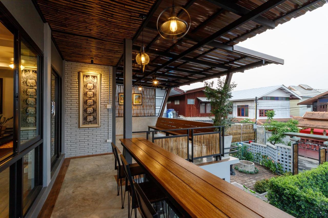 Hostel One Art And Gallery Чиангмай Екстериор снимка