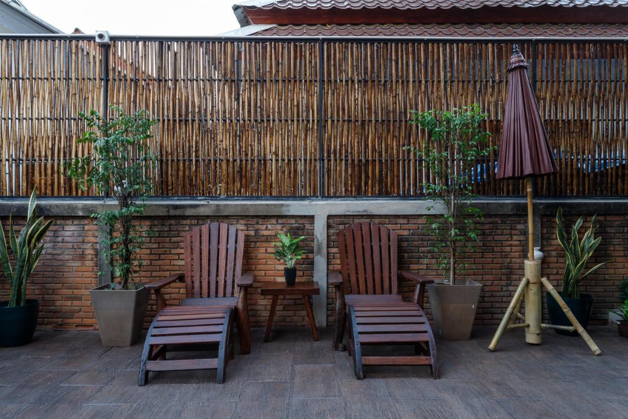Hostel One Art And Gallery Чиангмай Екстериор снимка