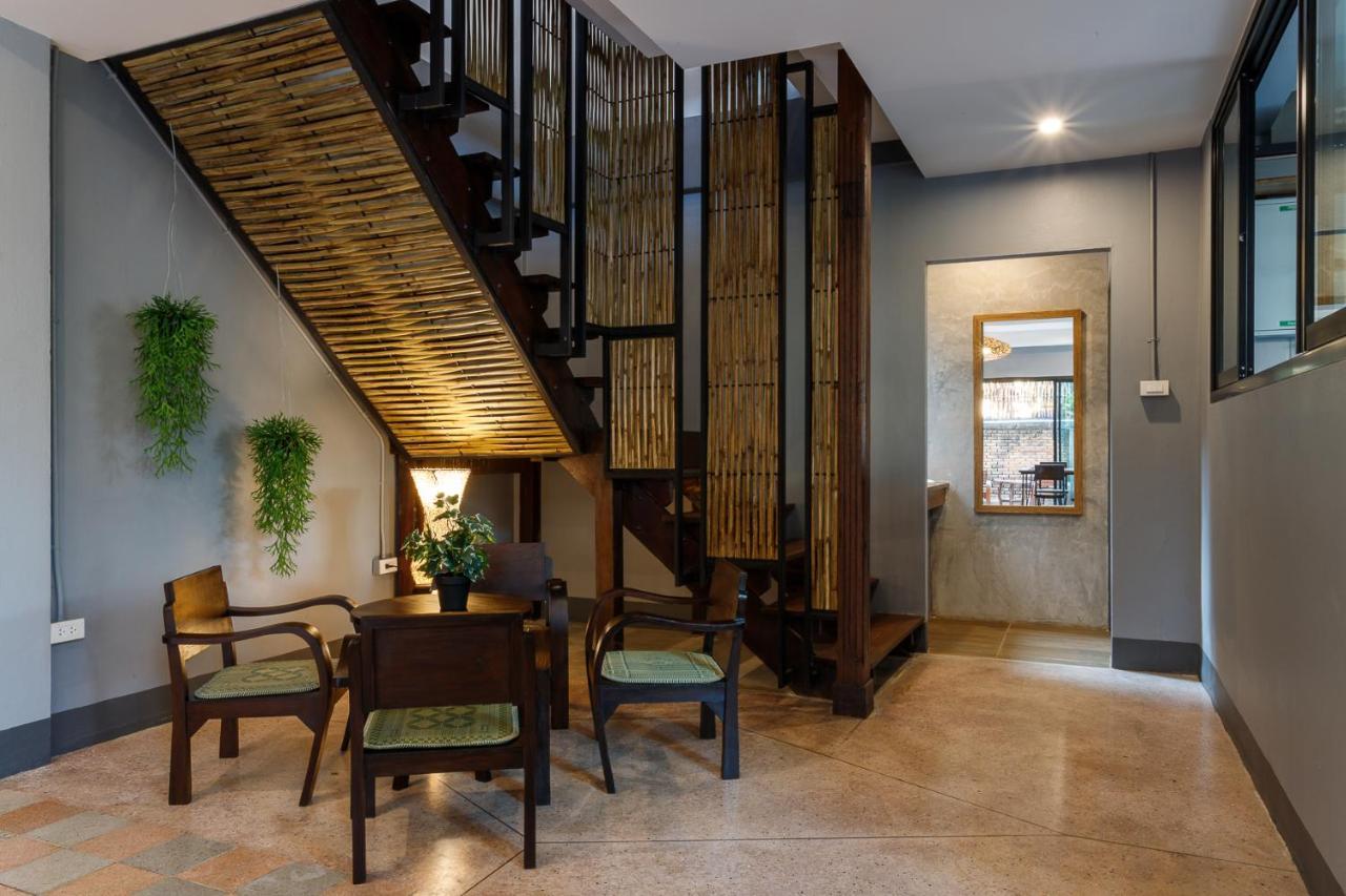 Hostel One Art And Gallery Чиангмай Екстериор снимка
