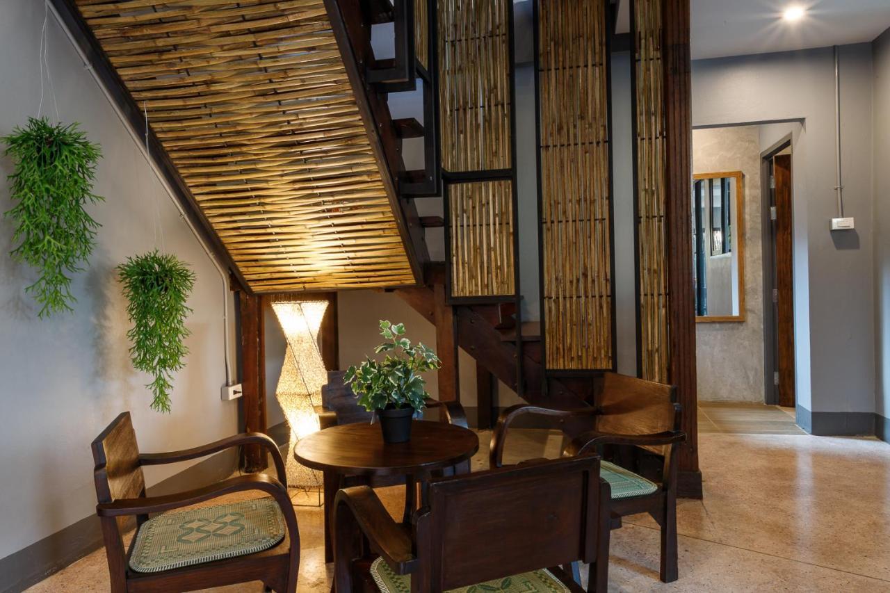 Hostel One Art And Gallery Чиангмай Екстериор снимка