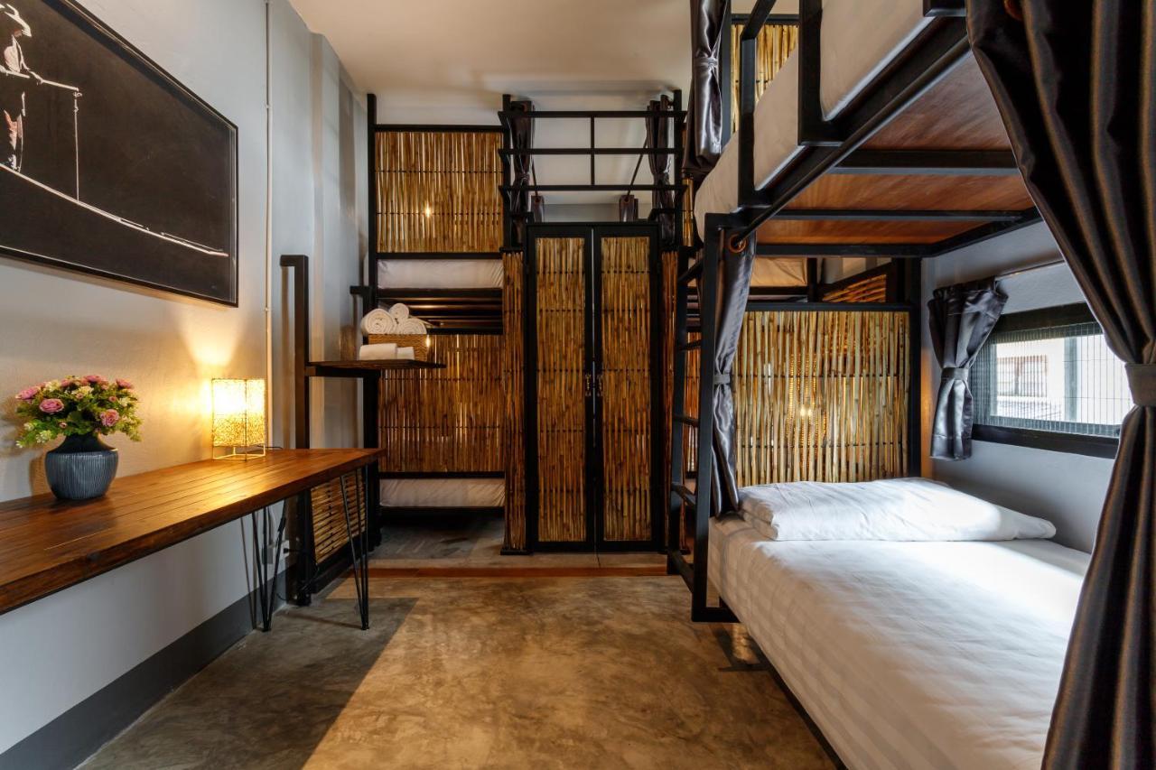 Hostel One Art And Gallery Чиангмай Екстериор снимка