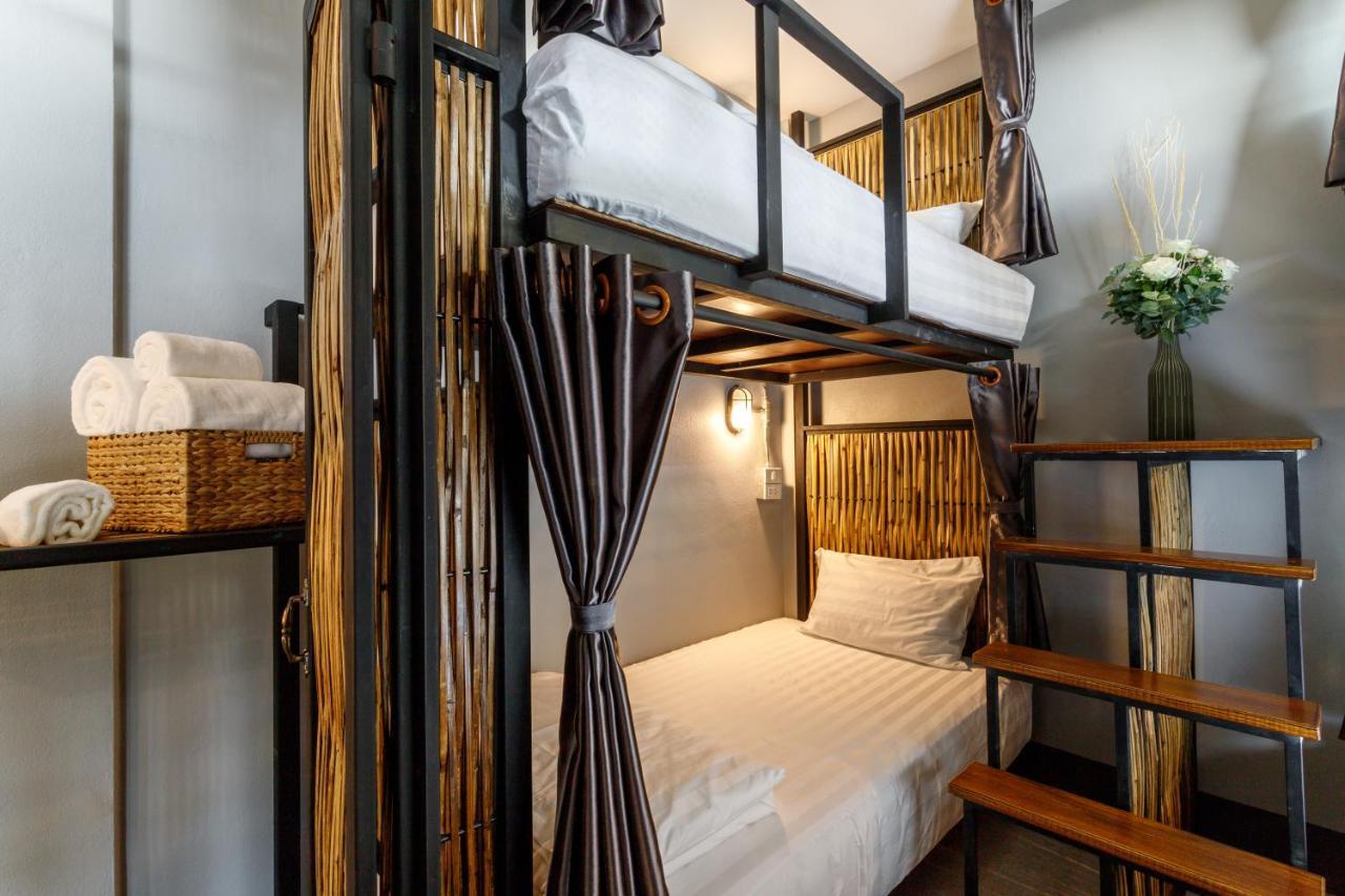 Hostel One Art And Gallery Чиангмай Екстериор снимка