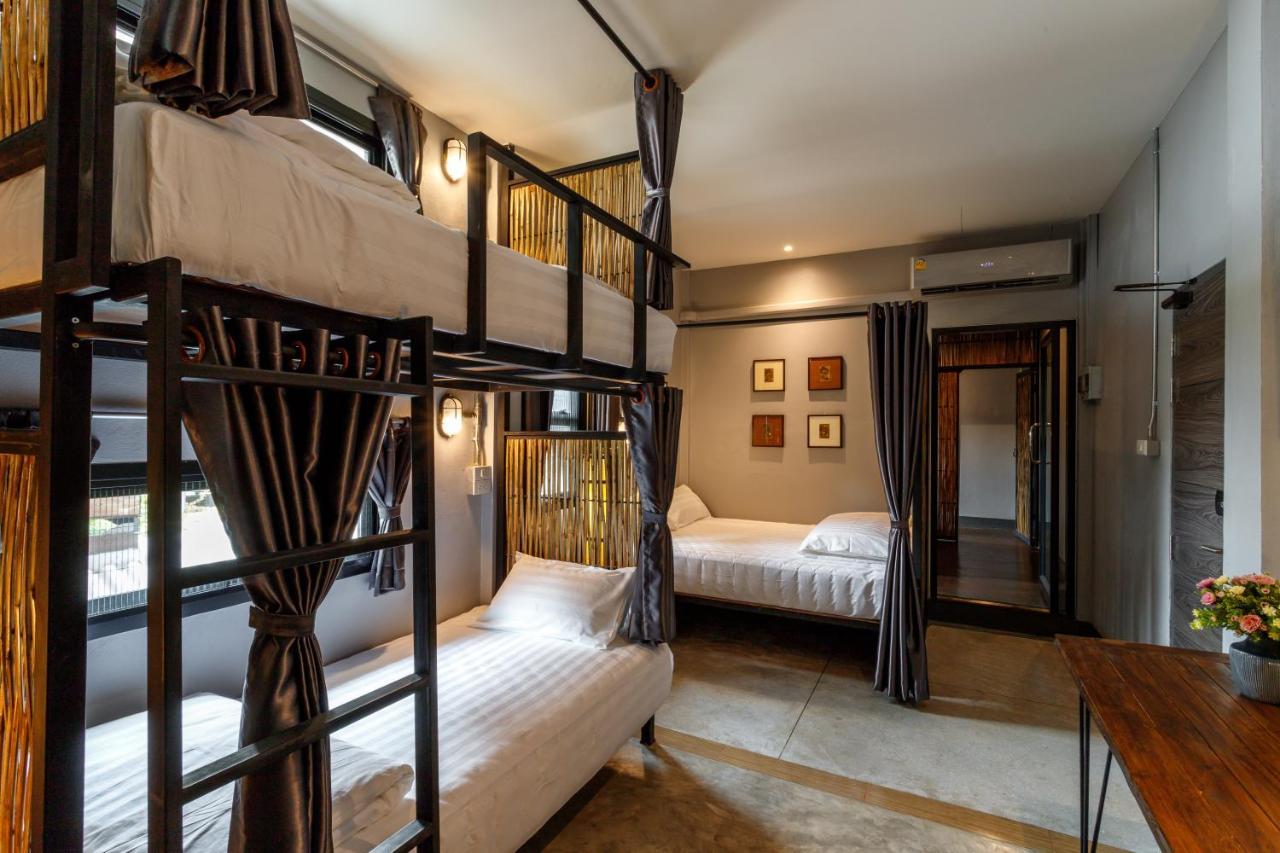 Hostel One Art And Gallery Чиангмай Екстериор снимка