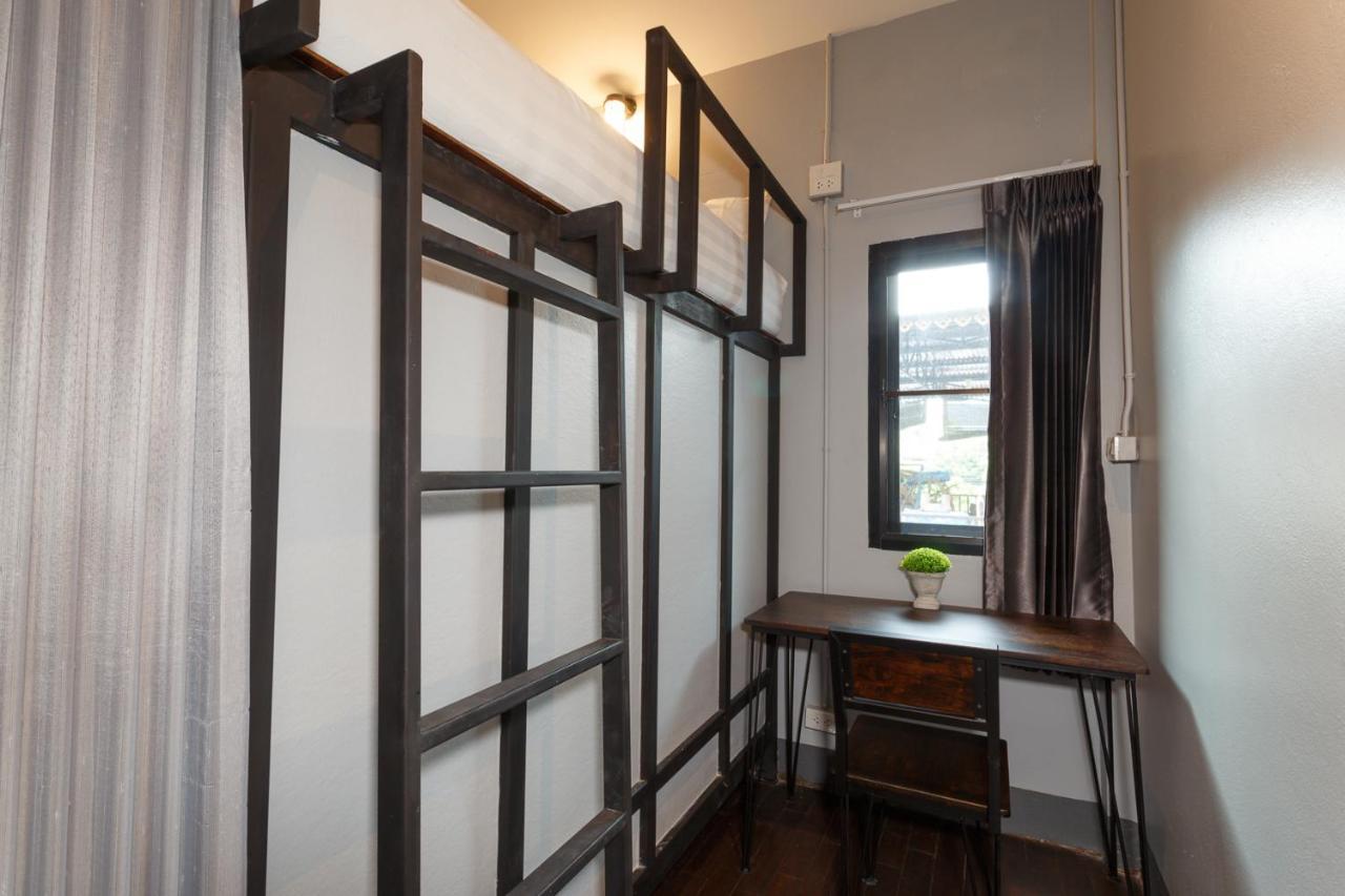 Hostel One Art And Gallery Чиангмай Екстериор снимка